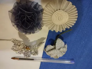 Aplicaciones decorativas flores y estrella