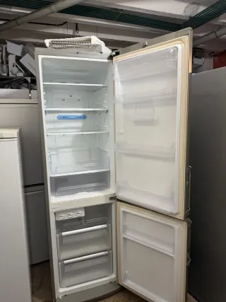 Nevera LG plateada 2,cm garantía + entrega