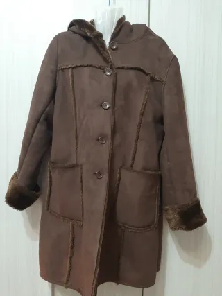 Cappotto in ecopelliccia sintetica marrone