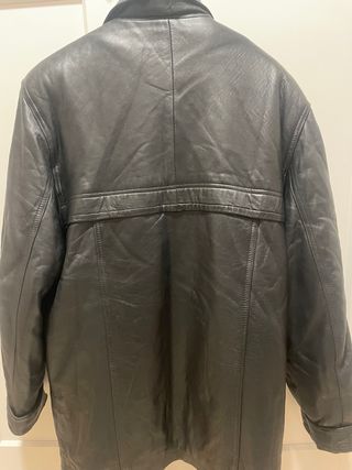 Chaqueta de cuero negra de  De la piel de un toro