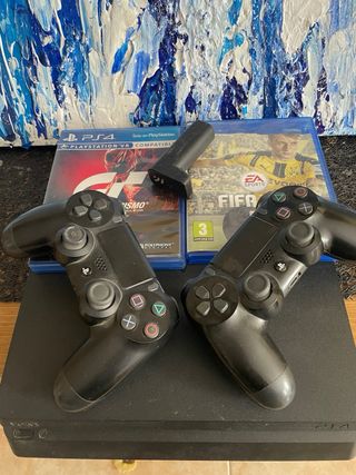 PS4 Slim Nera + 2 Controller a Lleida a 125!!! urgee