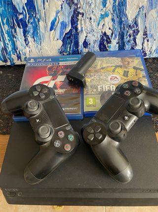 PS4 Slim Nera + 2 Controller a Lleida a 125!!! urgee