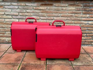 Maletas Rojas medidas: 60x45 y 20cm de fondo