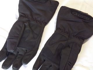 Chaqueta LISKER Negra y Gris + Guantes