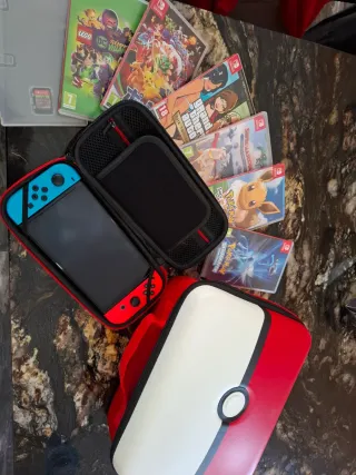 Nintendo Switch OLED Rossa e Bianca