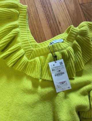 Jersey Zara verde con volantes