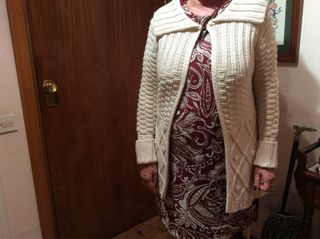 Chaquetón crudo de punto con cinturón