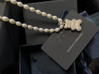 Collar de oso con perlas y diamantes