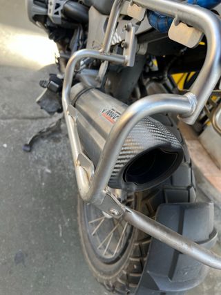 Moto BMW R 1200 GS Adventure.