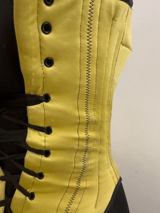 Body Corsé Amarillo con Ribete Negro