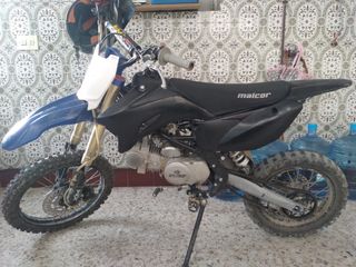 Moto Malcor Negra y Azul