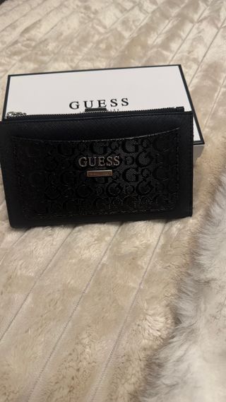 Billetera Guess Negra SIN USAR 18 de largo