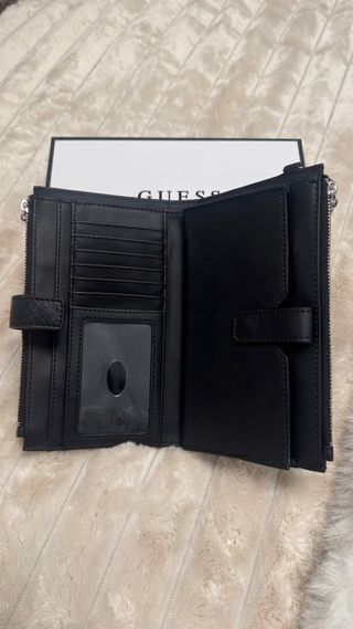 Billetera Guess Negra SIN USAR 18 de largo