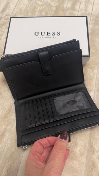 Billetera Guess Negra SIN USAR 18 de largo