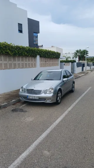 Mercedes-Benz Clase C 2005