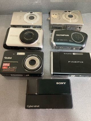 Lotto di 7 fotocamere digitali Canon, Sony, Olympus, Rollei