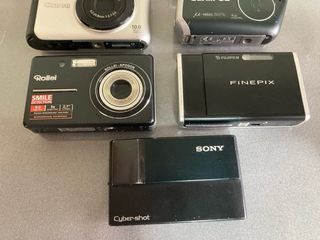 Lotto di 7 fotocamere digitali Canon, Sony, Olympus, Rollei