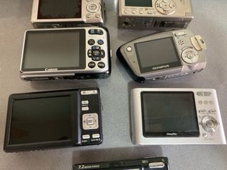 Lotto di 7 fotocamere digitali Canon, Sony, Olympus, Rollei