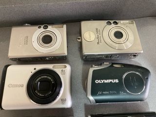 Lotto di 7 fotocamere digitali Canon, Sony, Olympus, Rollei