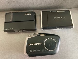 Lotto di 7 fotocamere digitali Canon, Sony, Olympus, Rollei