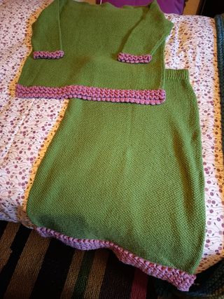 Conjunto de lana tejido a mano