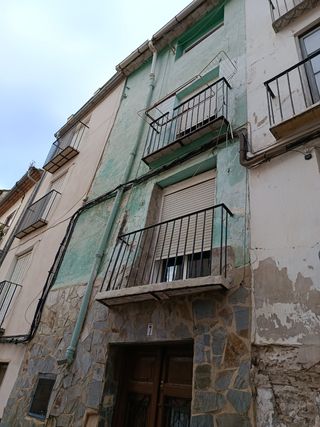 CASA 5 PLANTAS EN EL CENTRO DE SEGORBE