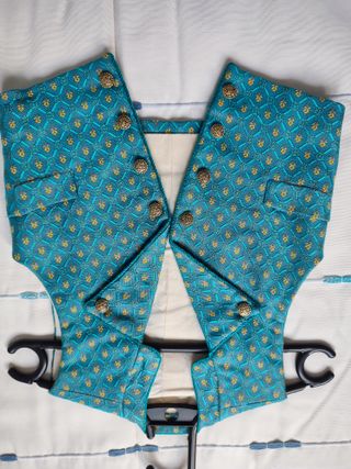 Chaleco regional modista cuello almirante