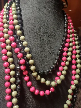 Collana multistrato perline rosa e nere