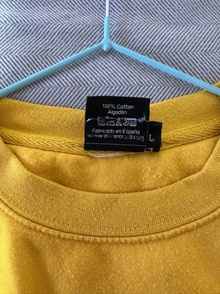 Sudadera Skallen amarilla con rosas