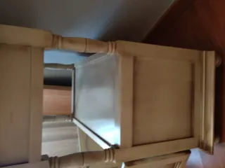 Tocador antiguo con espejo y cajones