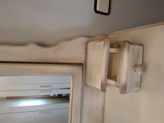 Tocador antiguo con espejo y cajones