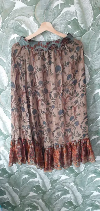 Falda Zara marrón estampada