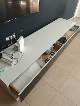 Mueble TV salón moderno blanco y negro