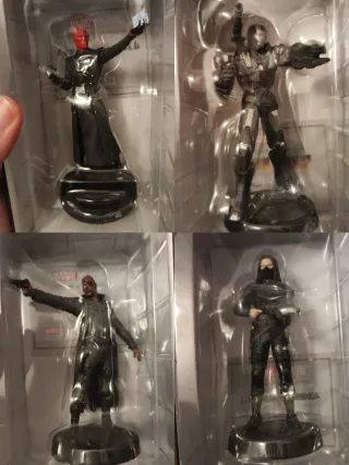 COLECCIÓN DE 13 FIGURAS MARVEL