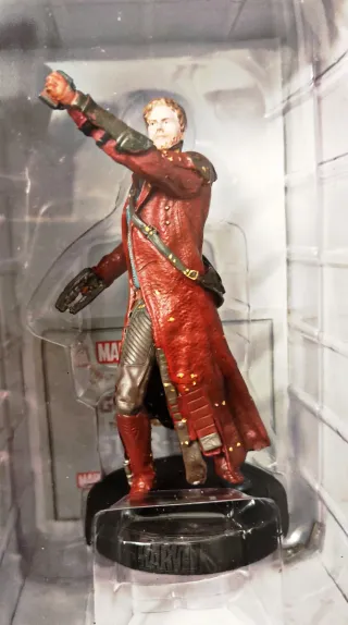 COLECCIÓN DE 13 FIGURAS MARVEL