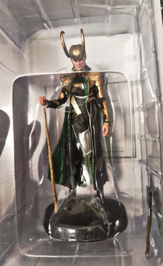 COLECCIÓN DE 13 FIGURAS MARVEL