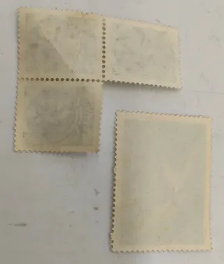 Lotto 4 Vecchi Francobolli Vintage Poste ITALIA