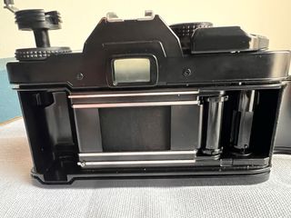 Olympus OM40 + Zuiko 50mm 1.8 + Trípode