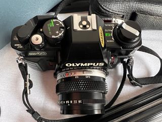 Olympus OM40 + Zuiko 50mm 1.8 + Trípode