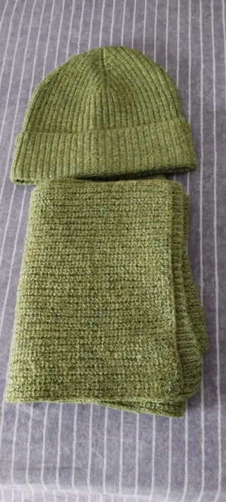 Set Sciarpa e Berretto Verde