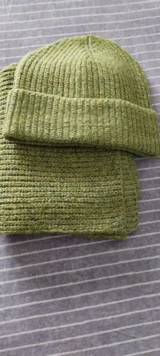 Set Sciarpa e Berretto Verde
