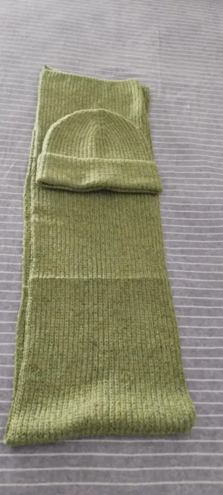 Set Sciarpa e Berretto Verde