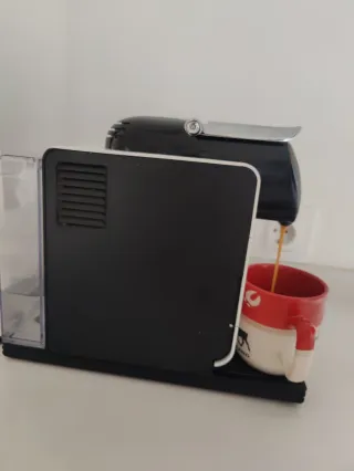 Cafetera Nespresso De'Longhi Lattissima