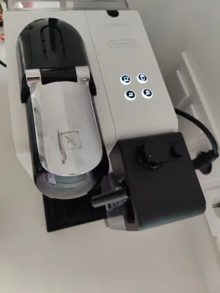 Cafetera Nespresso De'Longhi Lattissima