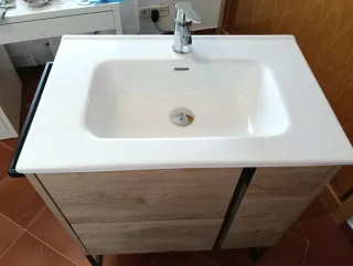 Mueble de baño madera y cerámica