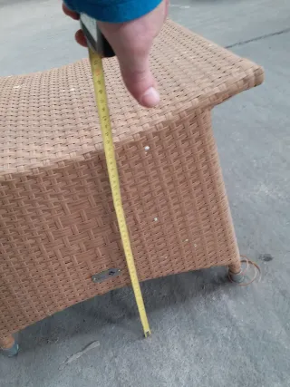 Tavolo o sgabello in rattan per esterni