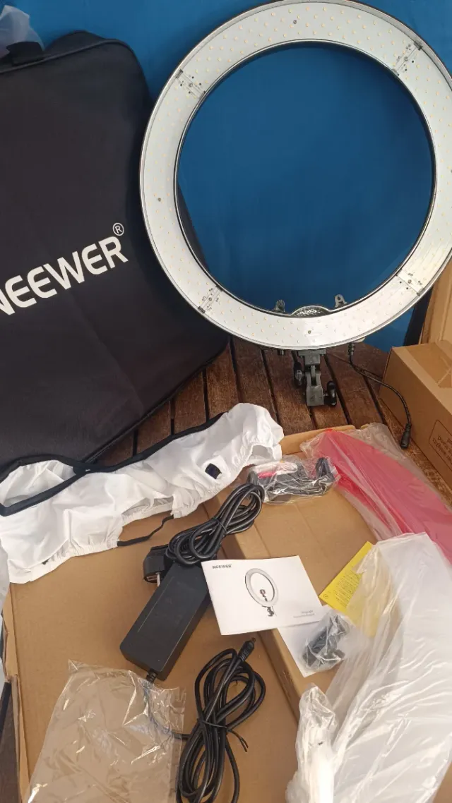 Anello luminoso NEEWER da 48 cm con treppiede