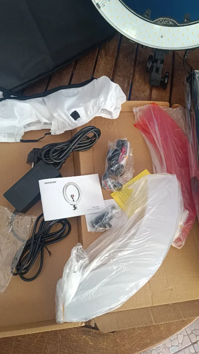 Anello luminoso NEEWER da 48 cm con treppiede