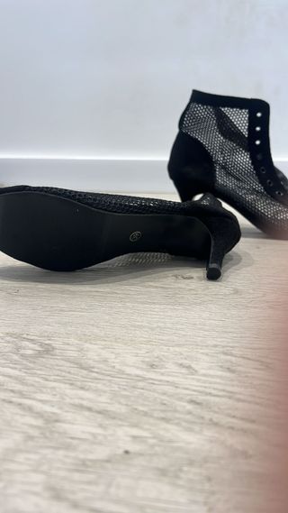 Zapatos de baile latino con tacón fino