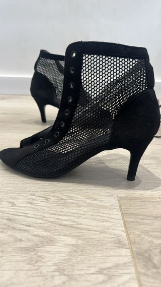 Zapatos de baile latino con tacón fino